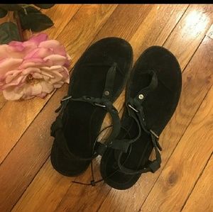 NEW UGG SANDALS!